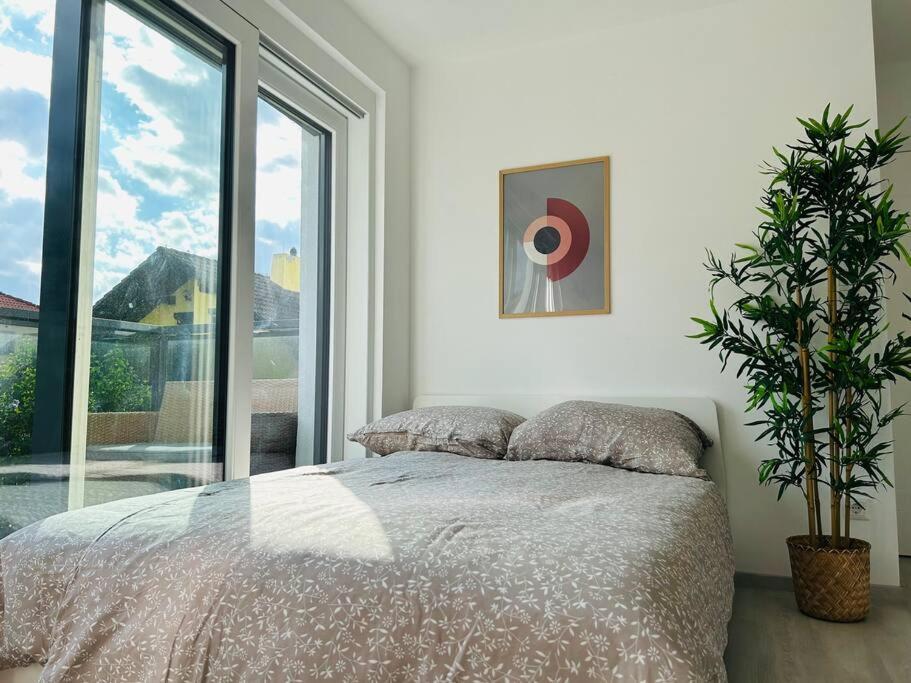 Sunny Modern Apartment With Balcony - Free Parking Wien Exteriör bild